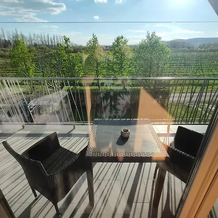 Apartamento Kikapcs Alsóörs